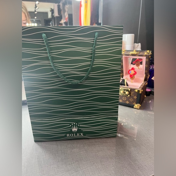 Rolex Datejust 40mm Everose Gold and Steel - Picture 5 of 7